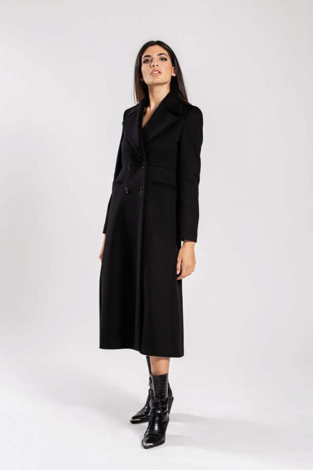 Women coat in black wool