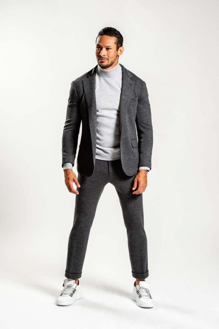 Unstructured suit in wool jersey