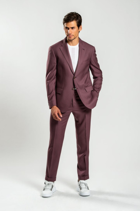 Men’s suit in burgundy light wool